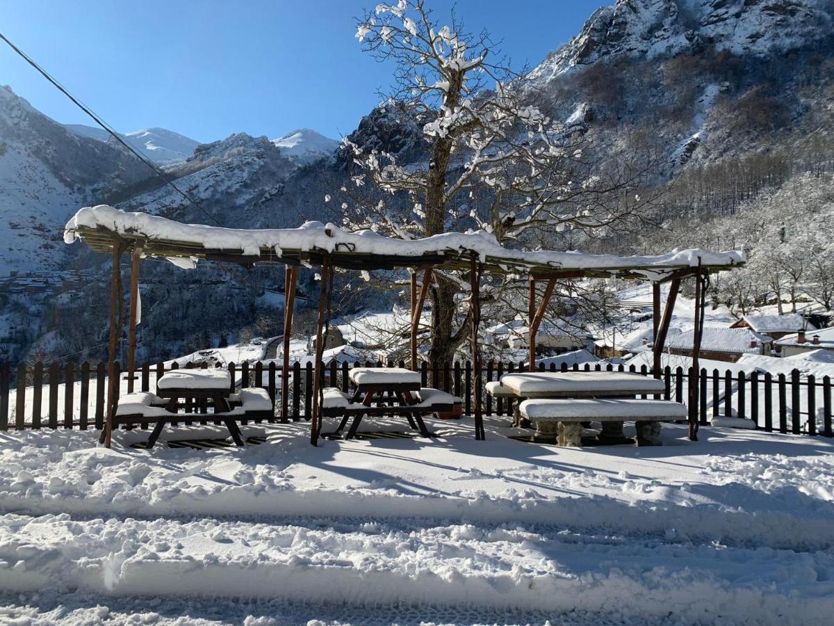 Hotel Rural El Sestil Dobres Exteriör bild