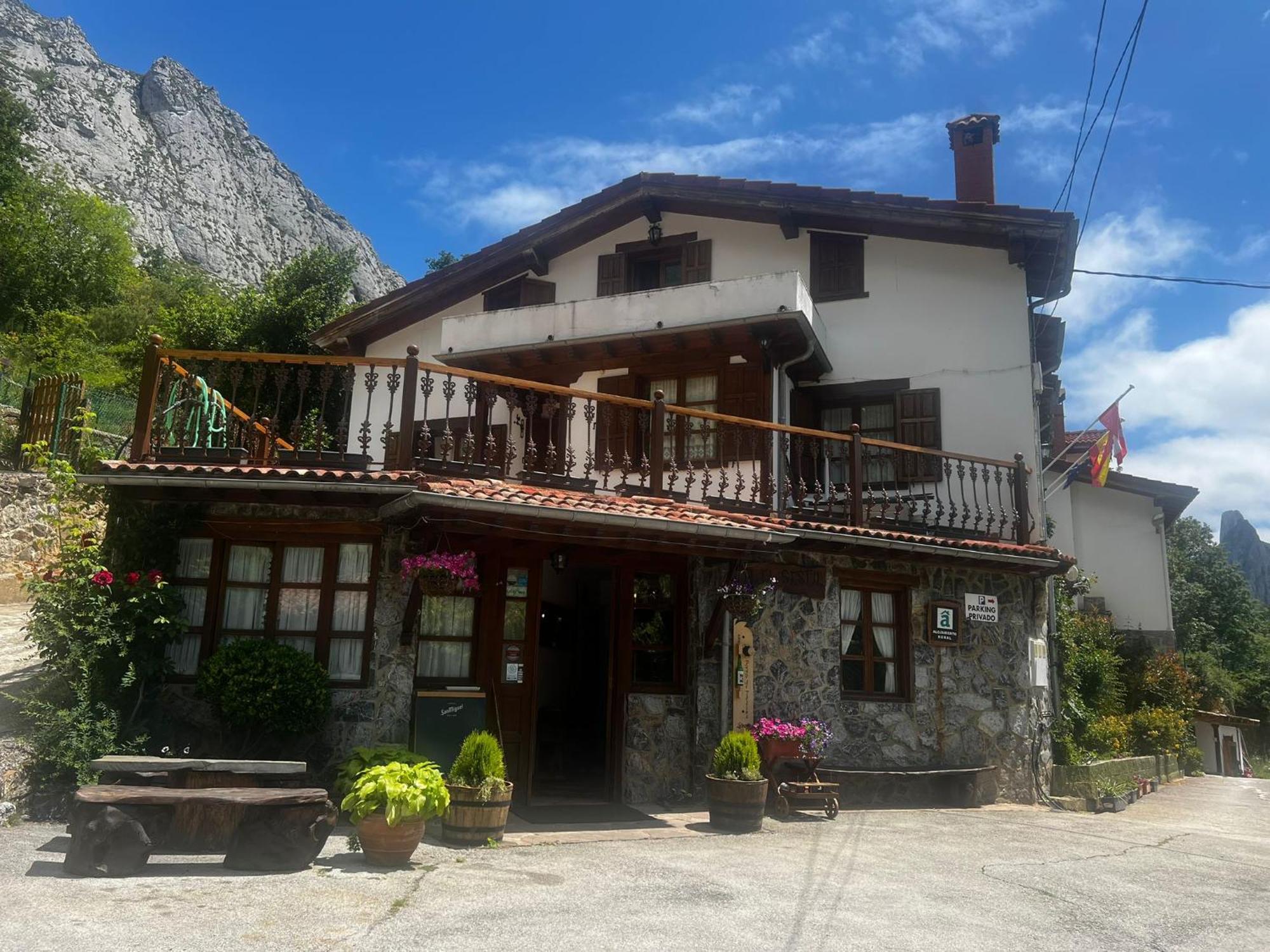 Hotel Rural El Sestil Dobres Exteriör bild