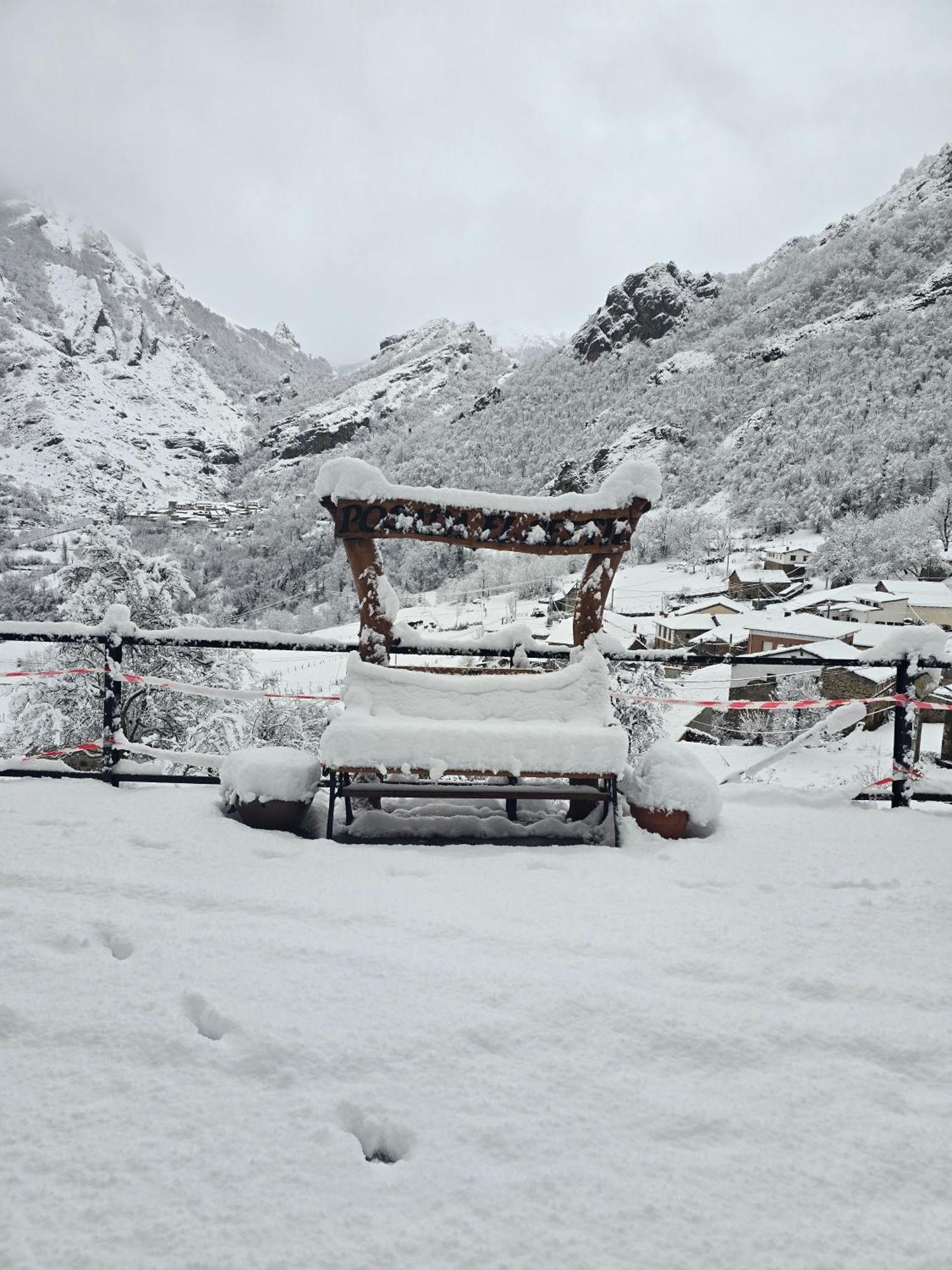 Hotel Rural El Sestil Dobres Exteriör bild